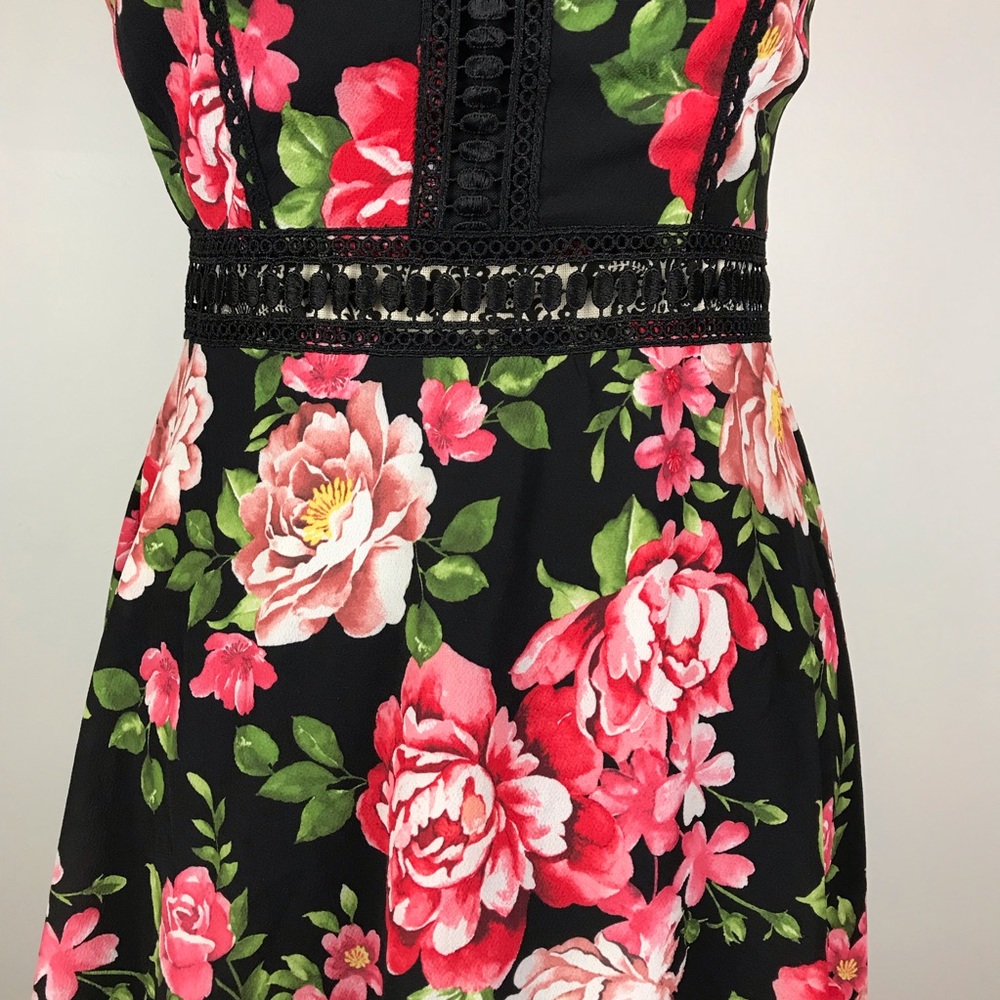 Women’s Sleeveless Mini Floral Dress, Small - Picture 2 of 9